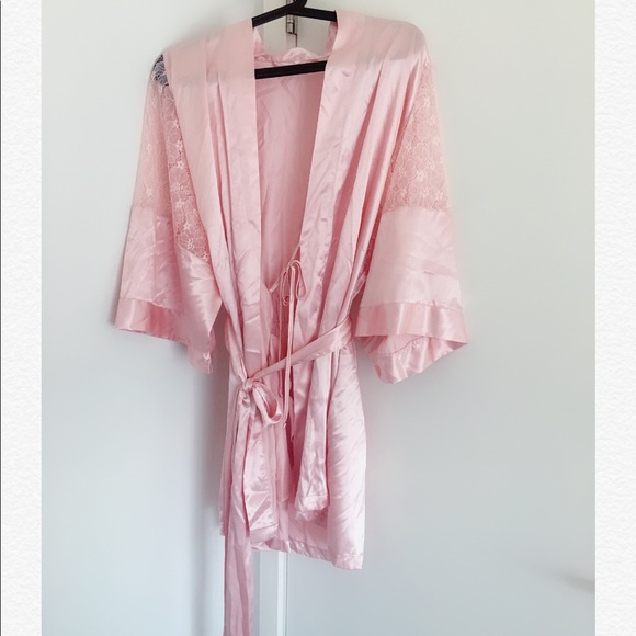 La Vie En Rose Other - Brand new lace robe - Size S
